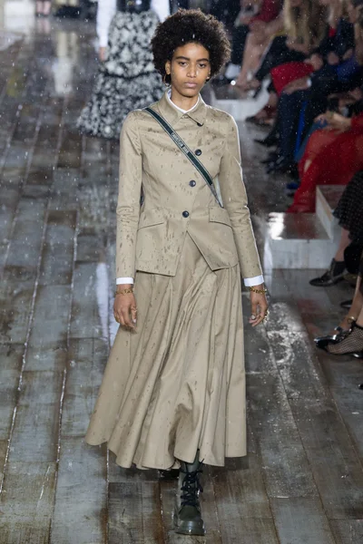 Look 12